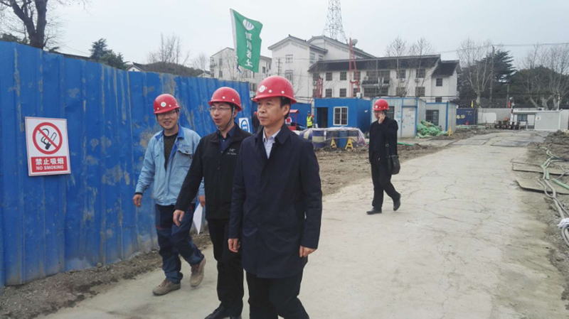 8.我院天房信阳项目顺利执行4.2-院辅导带队实地踏勘项目现场情况.jpg 8.我院天房信阳项目顺利执行4.2-院辅导带队实地踏勘项目现场情况.jpg